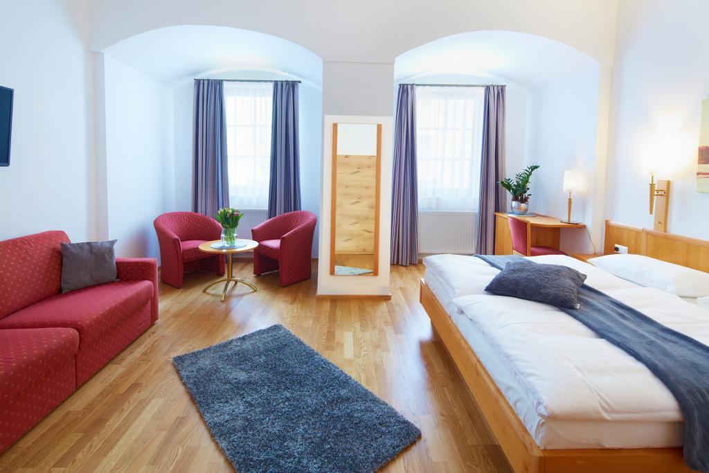 Rathauskeller Hotel 2*