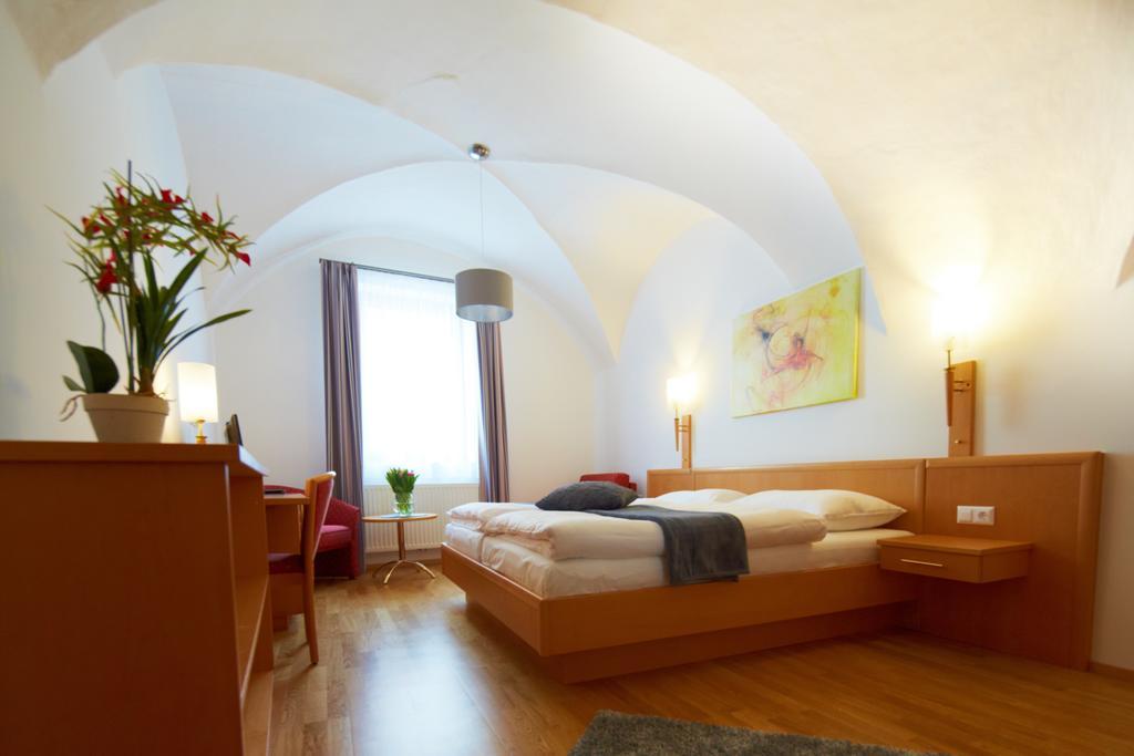 Rathauskeller Hotel 2*